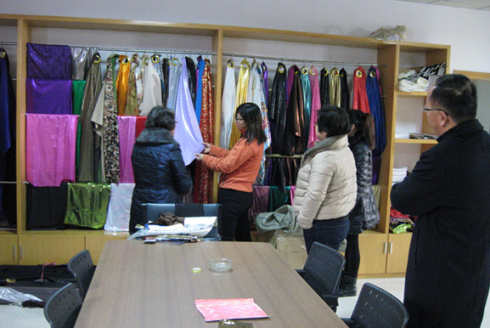 分院副总经理崔桂新一行前往绍兴桂名纺织品整理有限公司调研