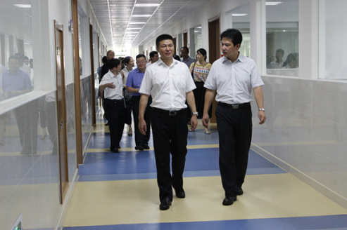 省人力资源和社会保障厅副厅长陈中一行到分院视察