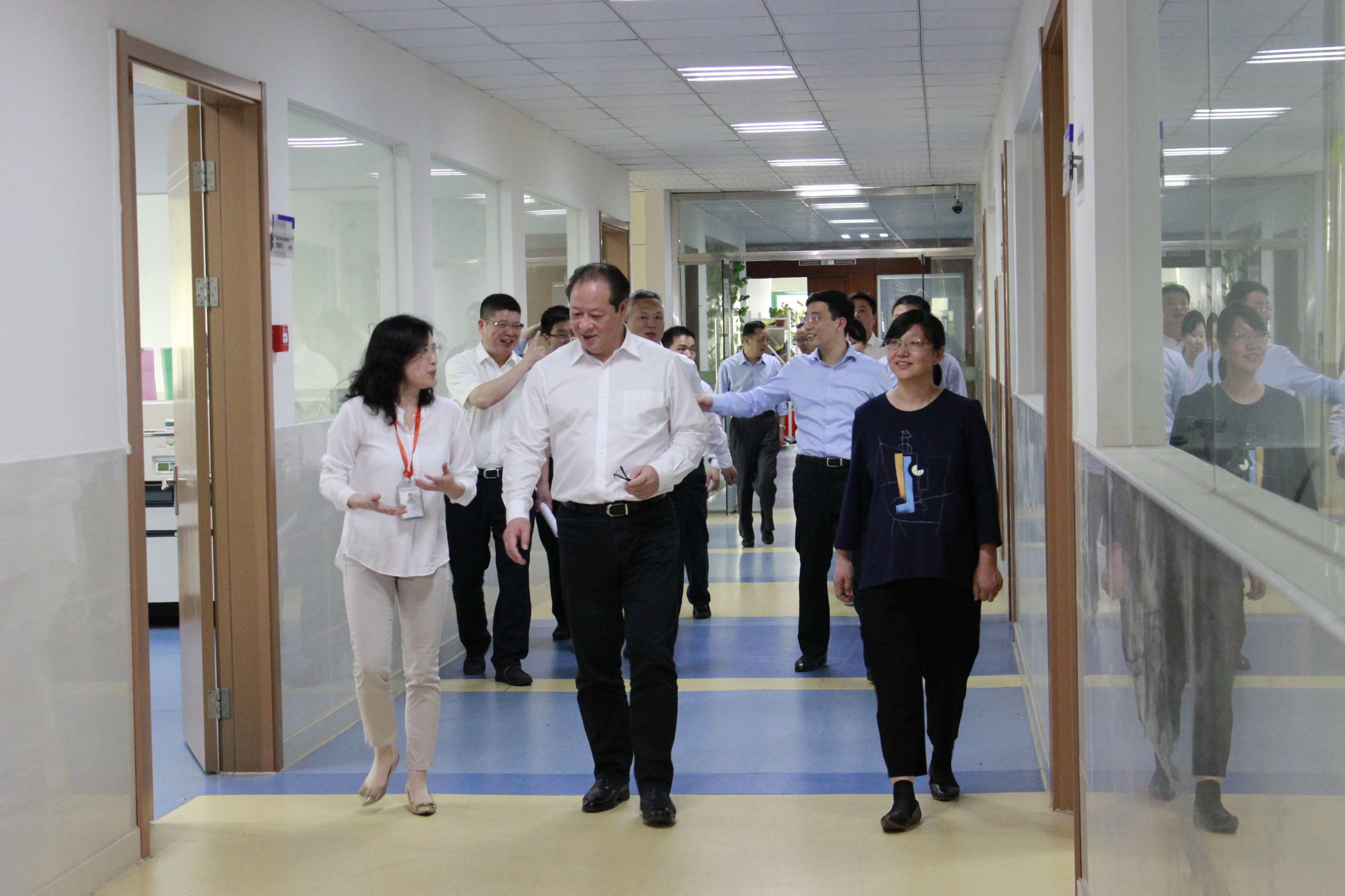 绍兴市市委书记彭佳学一行到分院调研载体建设工作