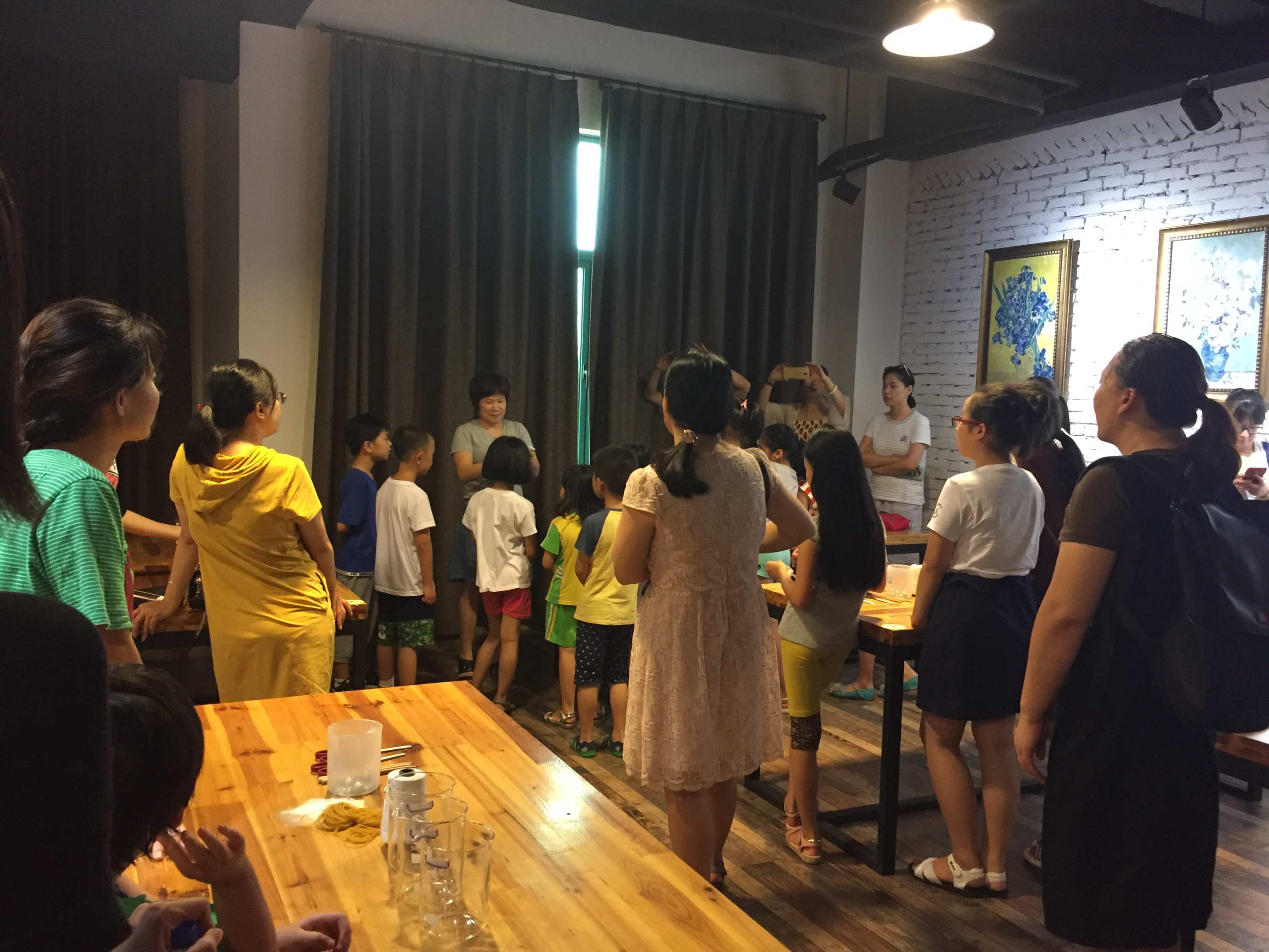 浙江分院丝路创客空间暑期亲子扎染活动获赞