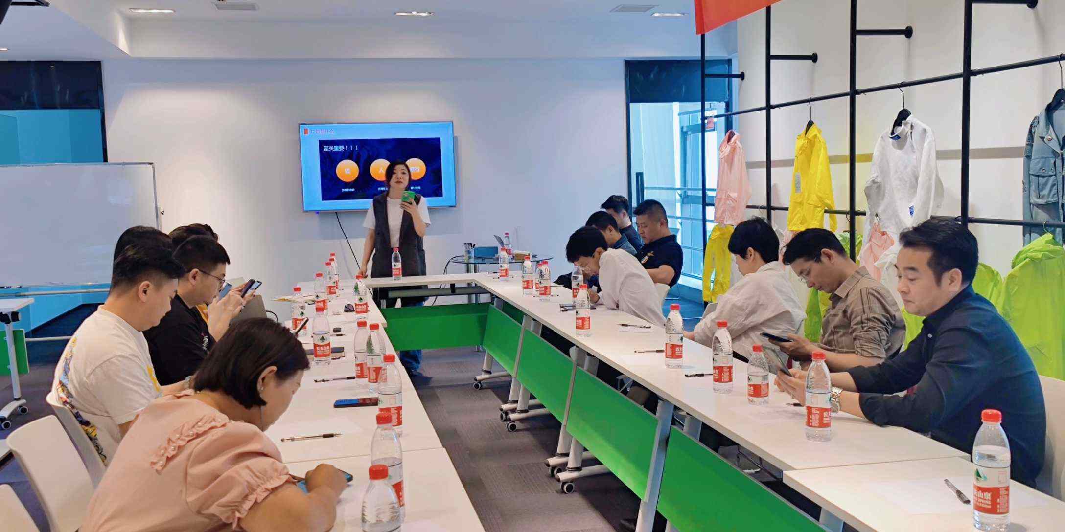 “突破纺织外贸销售”主题沙龙在江南分院培训学校举行